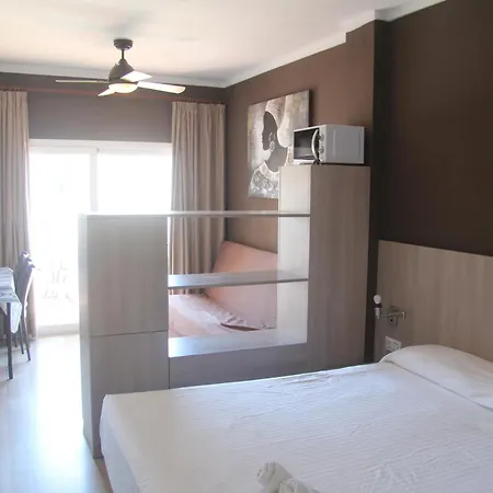 Aparthotel Els Molins 2*